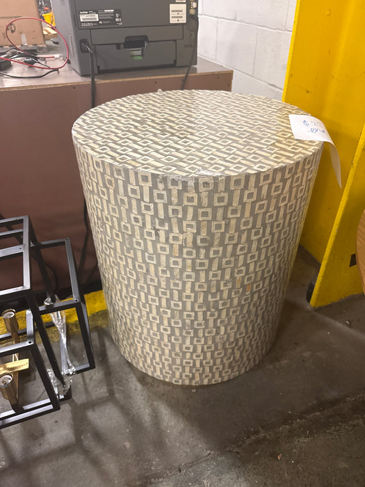 LW END TABLE