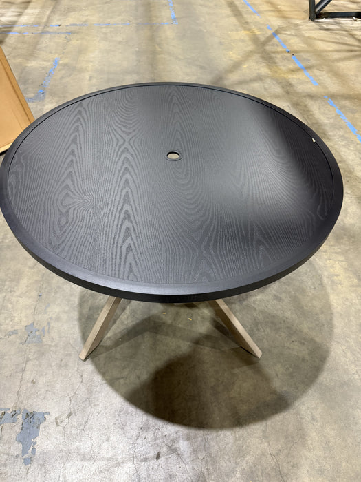 Round Patio Table