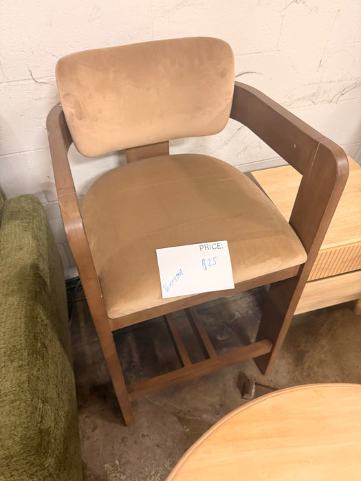 LW ACCENT CHAIR