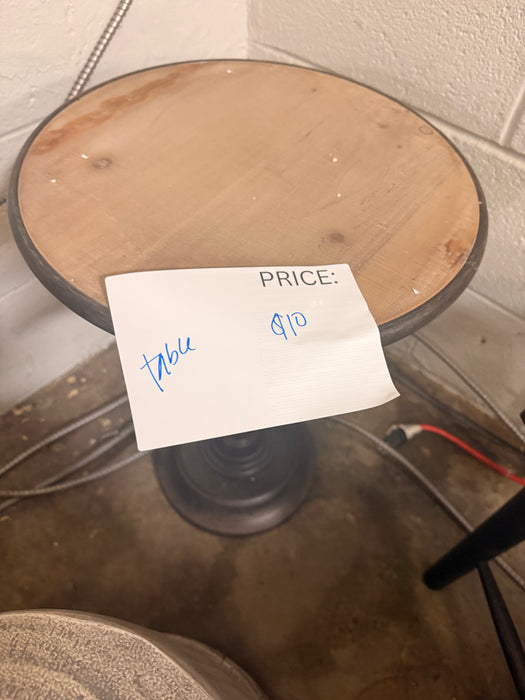 LW END TABLE