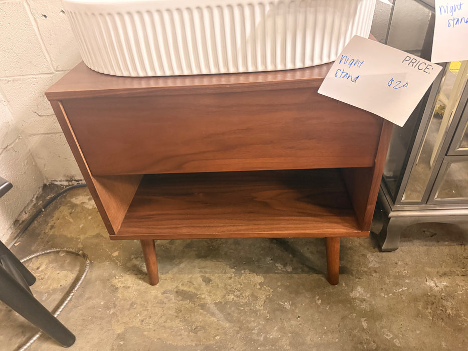 LW NIGHTSTAND