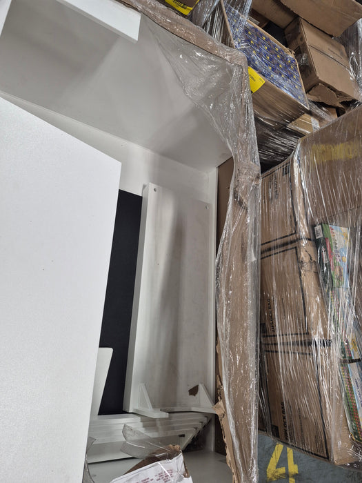 415: Wooden Closet/Shelf PL000UKT