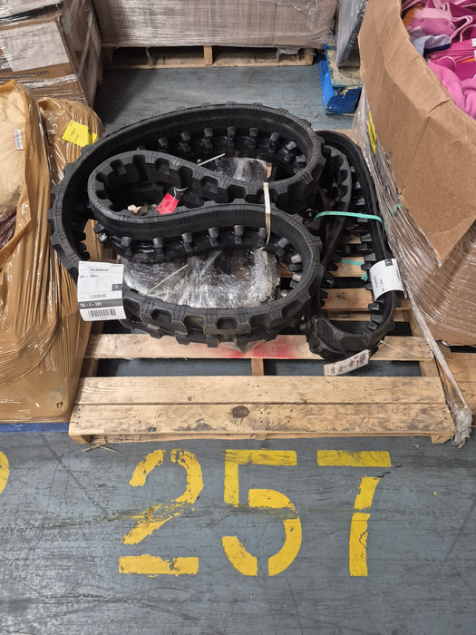 257: Rubber Tracks PL000U3F