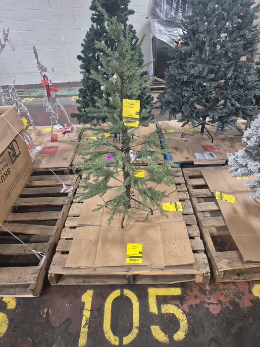 105: Christmas Tree PL000W8F
