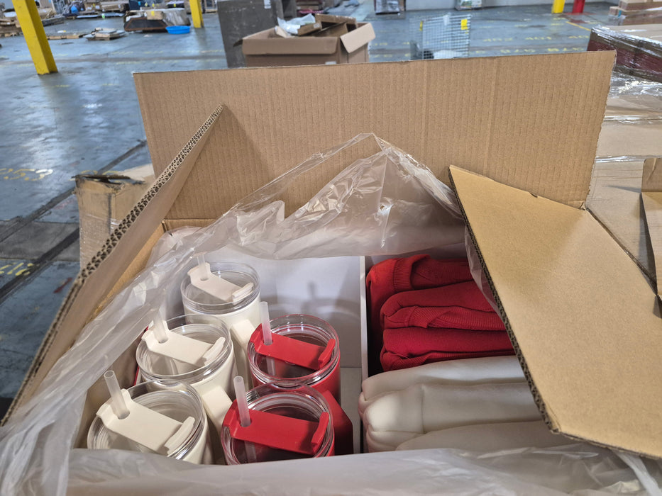 179: Holiday fleece and tumbler case packs PL000N36