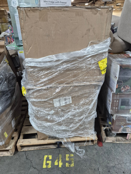645: Patio Furniture PL000IUP